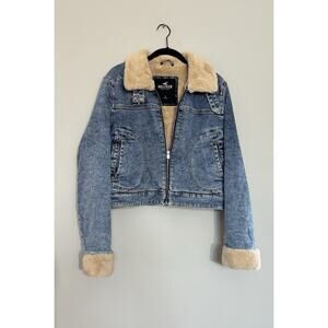 Hollister Women’s NWOT Y2K Medium Wash Faux Fur Lined Cropped Denim Jacket Small